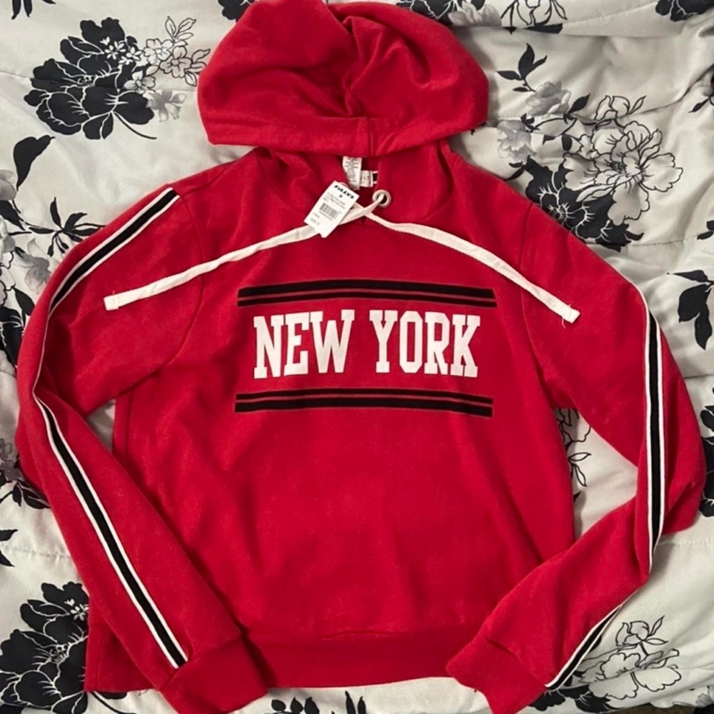 Red Tillys New York Cropped Hoodie Size S